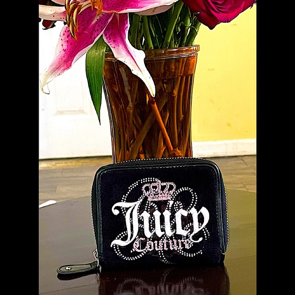 Juicy Couture Black, White, & Pink Wallet - Picture 7 of 7